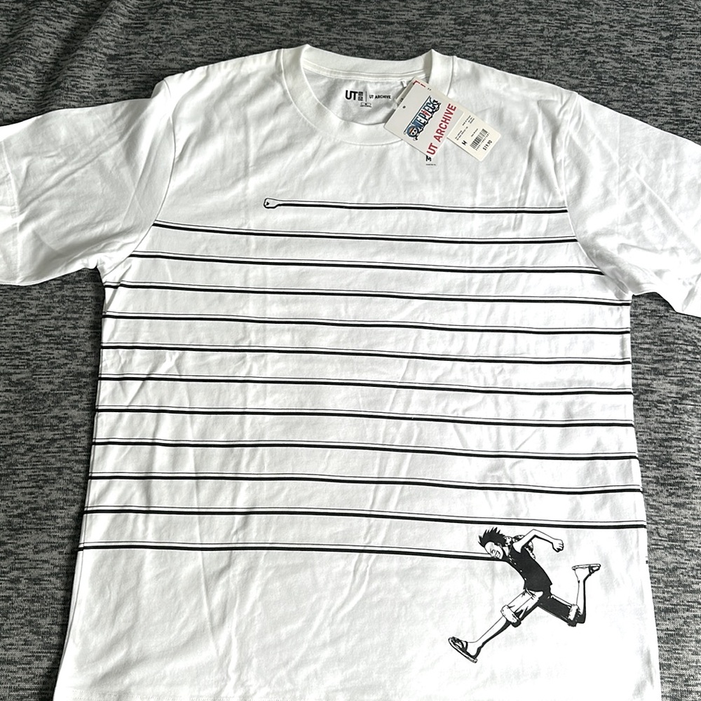 Uniqlo UT Archive One Piece White T-shirt size medium NWT - Picture 2 of 3